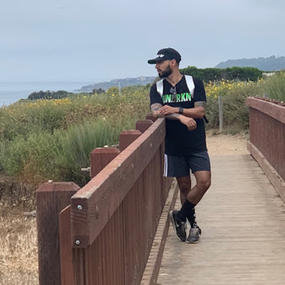 Meet your Posher, Juan - Picture 1 of 1